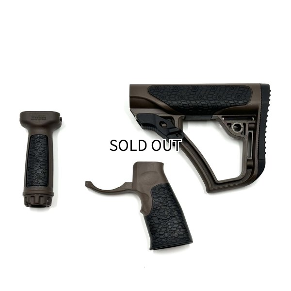 画像1: Daniel Defense 実物(コラプシブルストック／グリップ／フォアグリップ 3点セット)(BK／Milspec+／TORNADO） (1)
